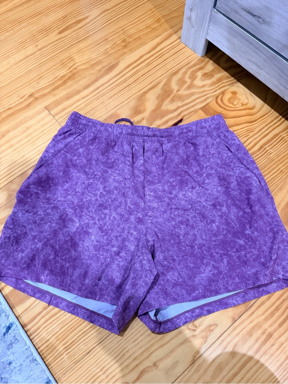 Men’s Lululemon 5 inch - L